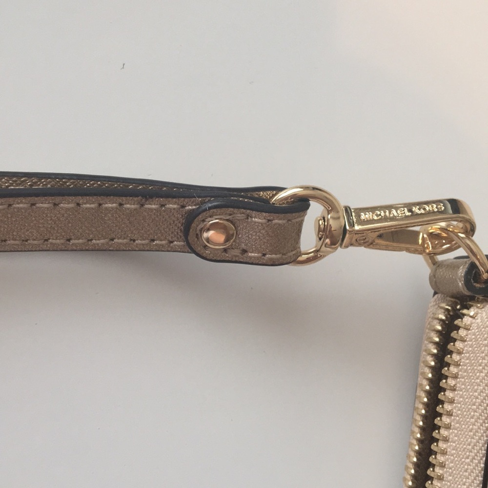 Authentic Michael Kors Wallet - Picture 4 of 4
